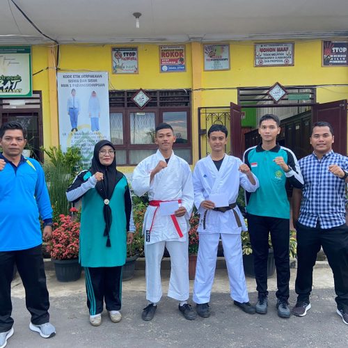Prestasi Membanggakan,Kepala Madrasah Lepas Dua Atlet Karate MAN 1 Padangsidimpuan Ikuti Kejurnas Wadokai Karate di Bogor
