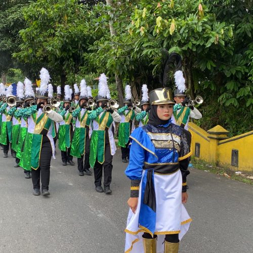 Marching Band MAN 1 Padangsidimpuan Tampil Memukau Meriahkan Pawai MTQ Kota Padangsidimpuan