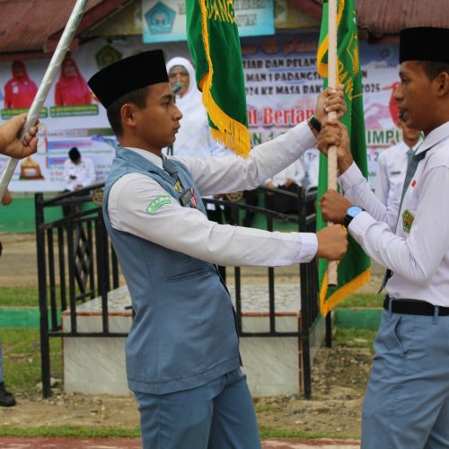 MAN 1 Padangsidimpuan Laksanakan Pelantikan dan Sertijab Pengurus OSIM Masa Bakti 2024 – 2025